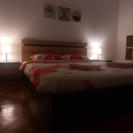 Eli'S Apartments -Ultracentral Near Palas Yaş Dış mekan fotoğraf