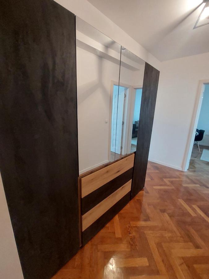 Eli'S Apartments -Ultracentral Near Palas Yaş Dış mekan fotoğraf
