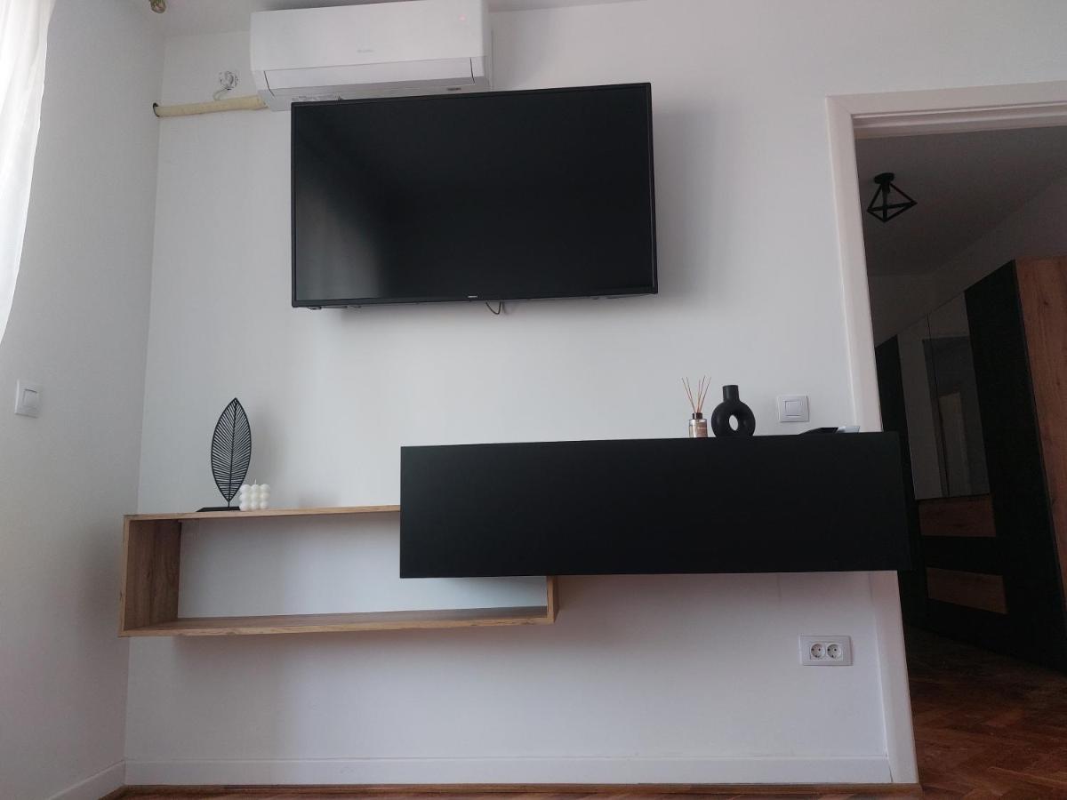 Eli'S Apartments -Ultracentral Near Palas Yaş Dış mekan fotoğraf